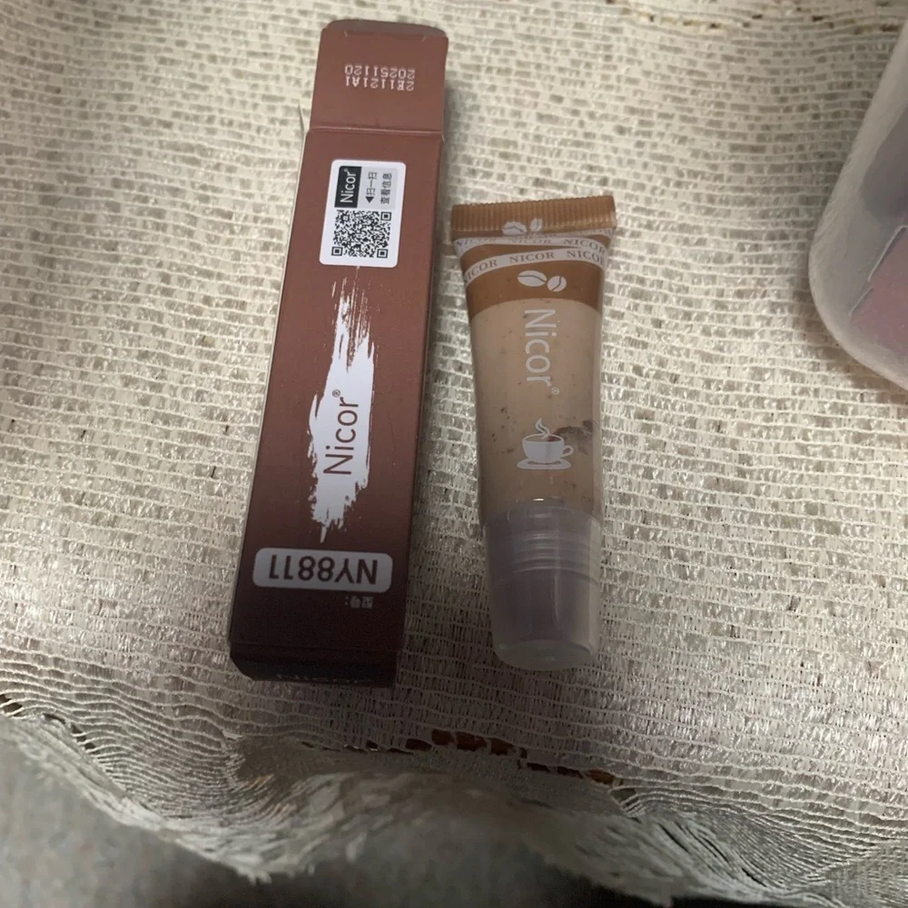 Nicole Women’s Tan Lip Gloss